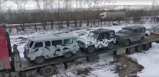 Первые автомобили отправил Олег Попов в зону СВО