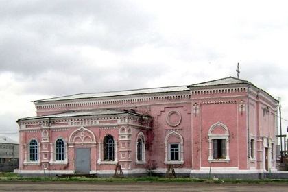 Лариса Егорова помогает восстанавливать храм в поселке Кутулике Аларского района