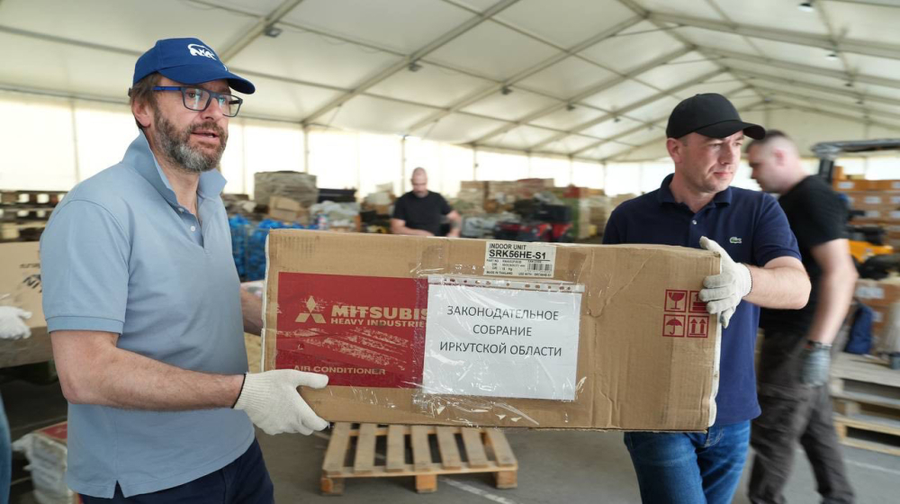 Депутаты ЗС доставили гуманитарную помощь в образовательные учреждения Кировска (ЛНР)