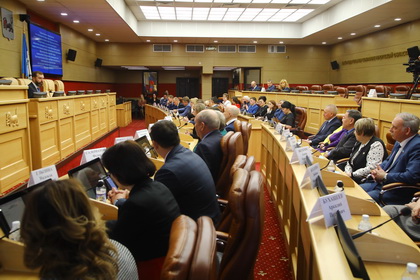 В Законодательном Собрании наградили победителей областного конкурса на лучшую организацию работы муниципальных дум