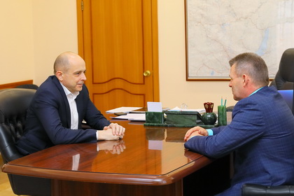 Строительство объектов образования в Тайшетском районе обсудили председатель ЗакСобрания Сергей Сокол и мэр территории Александр Величко