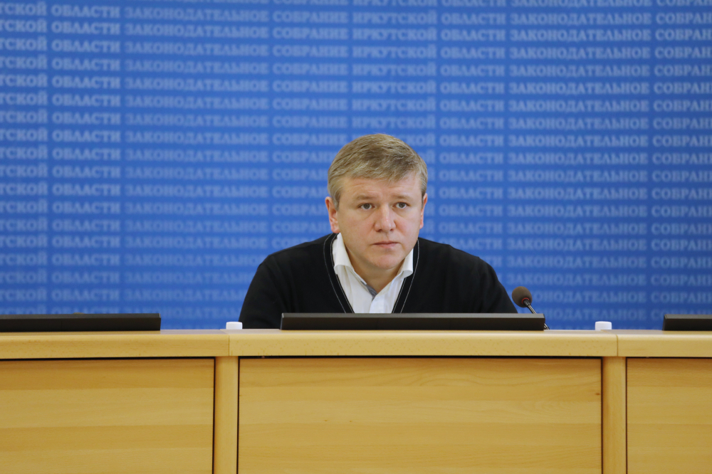 Реализацию госпрограмм в Иркутской области оценили депутаты на заседании комиссии по контрольной деятельности ЗС