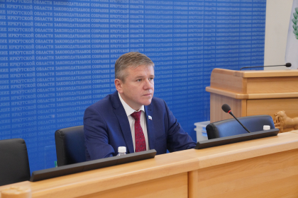 Механизм финансирования муниципальных школ и детсадов обсудили в ЗакСобрании