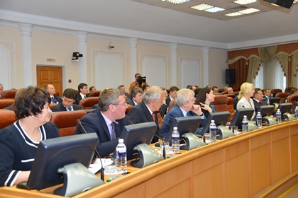 Депутаты обратятся в Госдуму с просьбой ограничить продажу слабоалкогольных и безалкогольных тонизирующих напитков