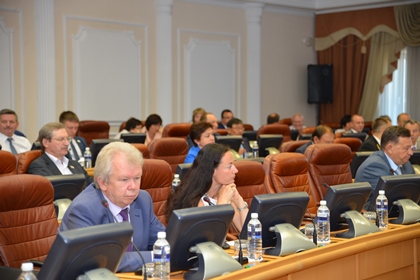 Принят законопроект о компенсации расходов на уплату взноса на капитальный ремонт для лиц старше 70 лет