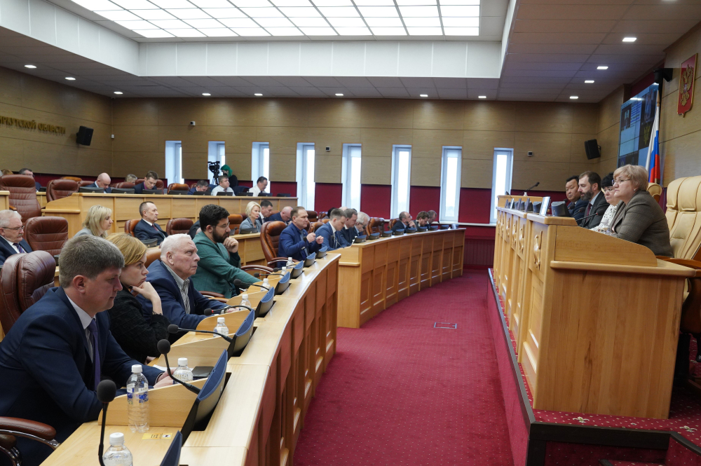 По инициативе депутатов ветераны, инвалиды и многодетные семьи освобождены от транспортного налога на автомобили мощностью до 200 л.с.