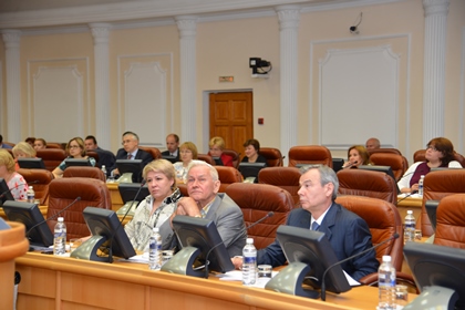 Исполнение постановления Заксобрания к закону об областном бюджете обсудили на комитете по бюджету