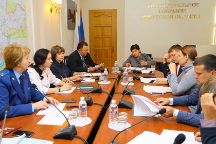 Депутаты инициируют поправки в законодательство о бесплатном питании школьников