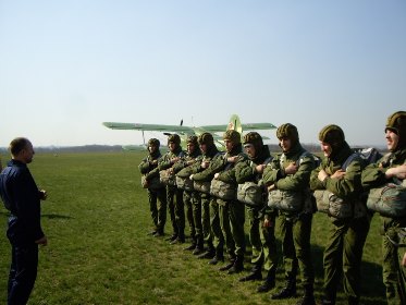 На площадке Заксобрания рассмотрят вопрос поддержки Иркутского учебного авиацентра