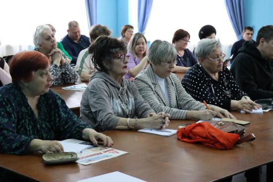 Депутат ЗакСобрания Денис Ягодзинский предложил масштабировать иркутский проект «Школа грамотного потребителя» на другие города Приангарья