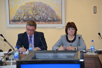 Парламентарии рассмотрели и оставили на контроле три депутатских запроса 