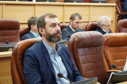 Вопросы формирования цен на продукты и товары первой необходимости, обеспечения лекарствами обсудили на Депутатском штабе