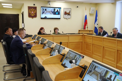 Кандидатуры к награждению Почетной грамотой ЗС согласованы комиссией по Регламенту