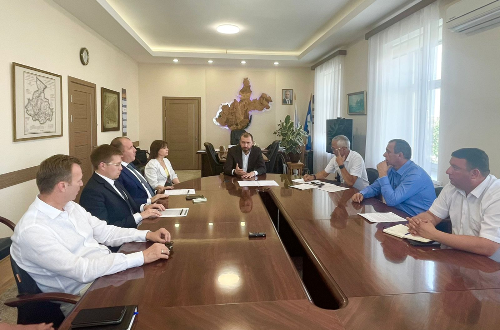 Александр Ведерников: горячую воду в Свирске включат на этой неделе