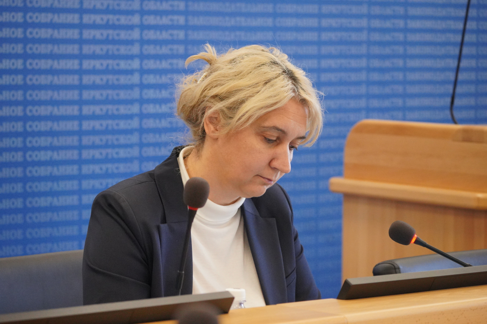 Депутаты ЗС предложили выделить средства на мебель еще 16 муниципальных школам