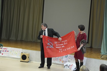 На «100 вопросов взрослому» ответил Анатолий Дубас ученикам школы №9 Усть-Илимска