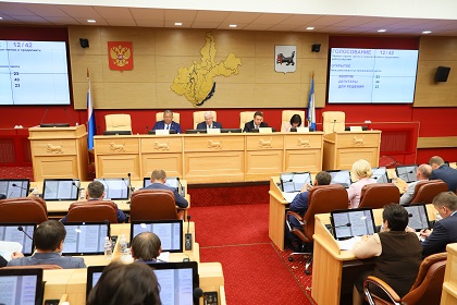 За время работы Законодательного Собрания второго созыва состоялось свыше 700 заседаний комитетов и комиссий