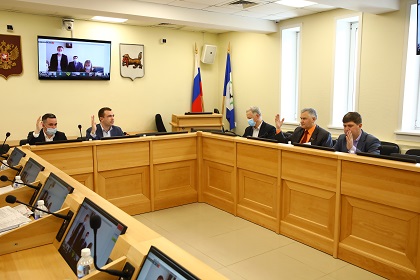 Комитет по госстроительству готовит вопросы к сессии