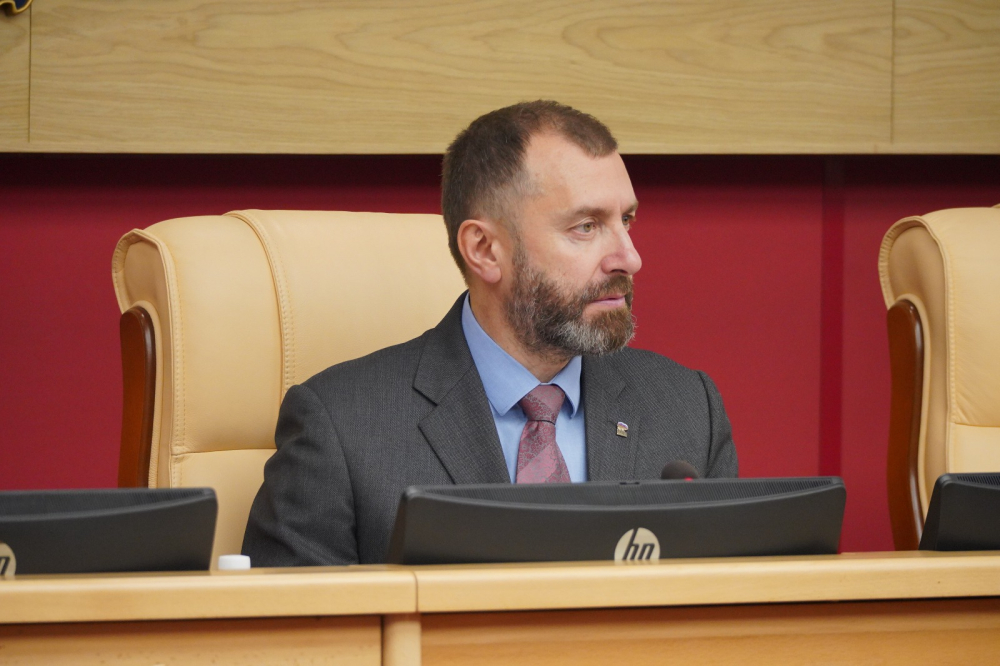 Александр Ведерников: депутаты ЗС должны участвовать в разработке госпрограмм на уровне проектных комитетов