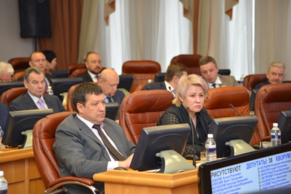 Обеспечение жителей Приангарья лекарствами обсудили депутаты на правительственном часе