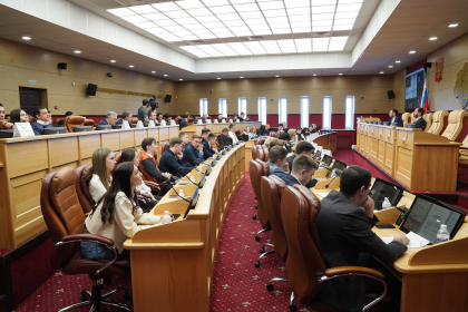 Первое заседание молодежного дискуссионного клуба состоялось в ЗС   