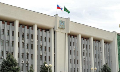 С 95-летием Адыгеи и Днем конституции Дагестана поздравил коллег из парламентов республик Сергей Брилка