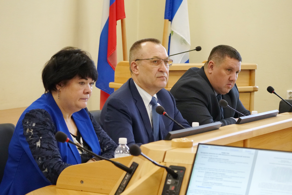 Состоялось заседание комитета по собственности и экономической политике Законодательного Собрания