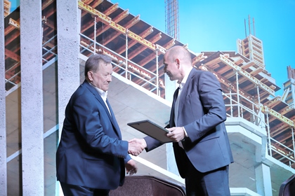 Сергей Сокол поздравил строителей Иркутской области с профессиональным праздником