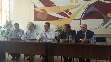 С коллективами медколледжа и районной больницы в Тулуне встретились депутаты Заксобрания в рамках рабочей поездки