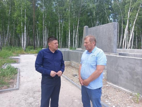 Вячеслав Новокрещенов: Благоустройство парка «Защитники Отечества» в поселке Карлук завершат к 80-летию Победы в Великой Отечественной войне