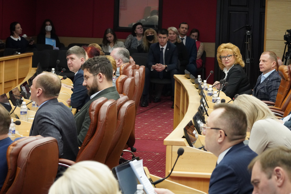 Принят закон об ограничении продажи несовершеннолетним газовых баллончиков