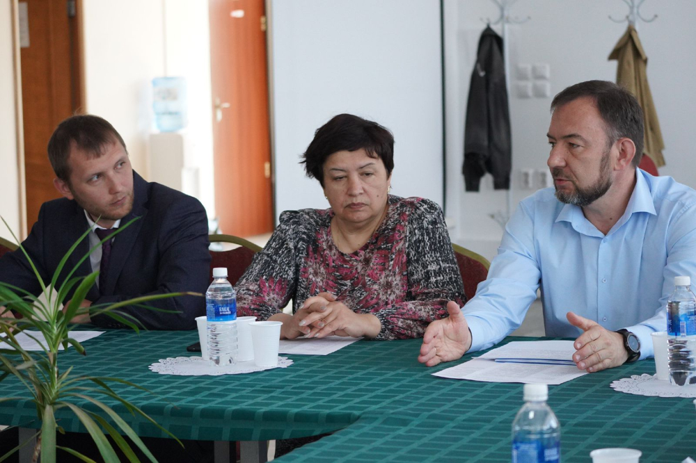 Депутаты ЗакСобрания обсудили вопросы продовольственной безопасности с руководством комбината питания Иркутска   