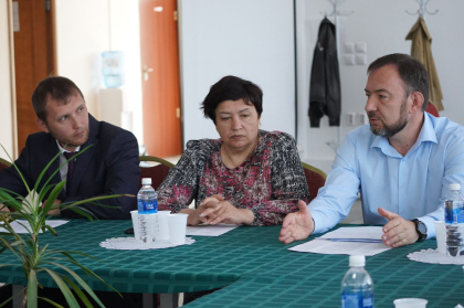 Депутаты ЗакСобрания обсудили вопросы продовольственной безопасности с руководством комбината питания Иркутска   