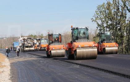 Строить дороги совместно с предприятиями в Иркутской области предложил Сергей Брилка