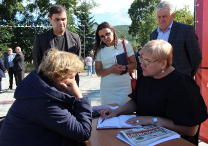 Лариса Егорова намерена помочь в решении жилищного вопроса четырёх семей из Слюдянки