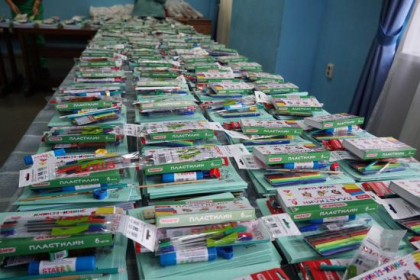 Депутаты ЗакСобрания объявили о старте благотворительных акций по сбору в школу детей из семей, нуждающихся в помощи