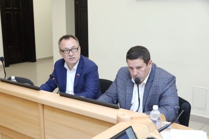 Комитет по собственности и экономической политике готовит вопросы к сессии