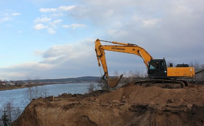 Вопросы ремонта домов и строительства мостов в Чунском районе держит на контроле Наталья Дикусарова