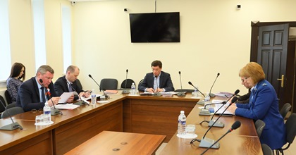 Комиссия по Регламенту рекомендовала внести изменения в закон о поддержке НКО