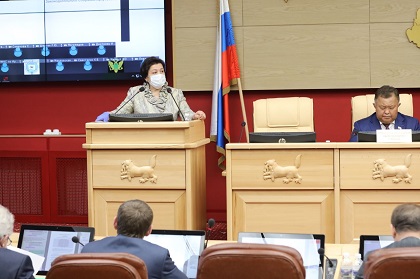 Приняты законы о бесплатном питании в школах детей, находящихся на полном соцобеспечении