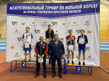 В Иркутске прошел международный турнир по вольной борьбе среди юношей