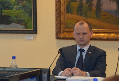 Ходатайства о награждении Почетными грамотами рассмотрели на комиссии по Регламенту