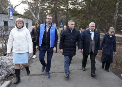 Развитие реабилитационного центра для детей и подростков «Сосновая горка» обсудили в ходе рабочей поездки губернатор и председатель ЗС