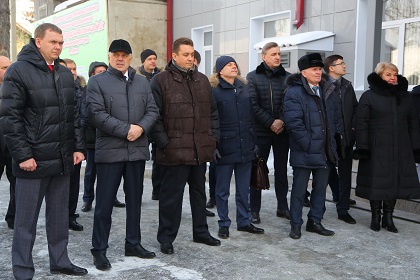 На открытии поликлиники в Мегете побывали областные парламентарии