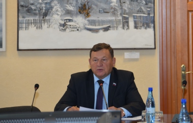 На заседании комитета по госстроительству