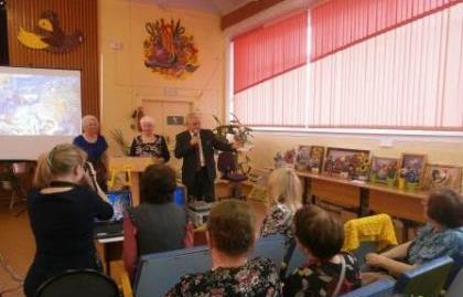 Участников творческой гостиной ветеранов образования Братска поблагодарил Георгий Любенков 