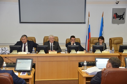 Законопроект об изменениях в бюджет 2016 года принят Законодательным Собранием в окончательном чтении