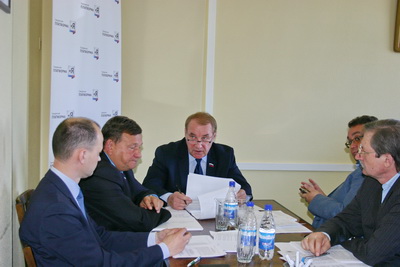 На заседании комиссии по Регламенту