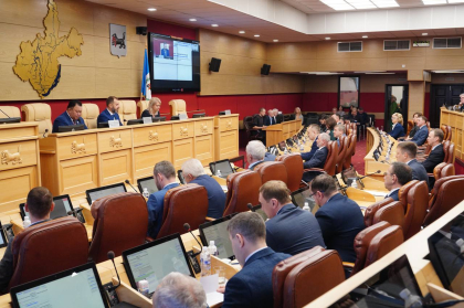 Под председательством Александра Ведерникова начала работу 8 сессия Законодательного Собрания