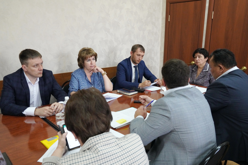 Законопроект о выплатах педагогам за проведение итоговой аттестации рекомендован к принятию в первом чтении